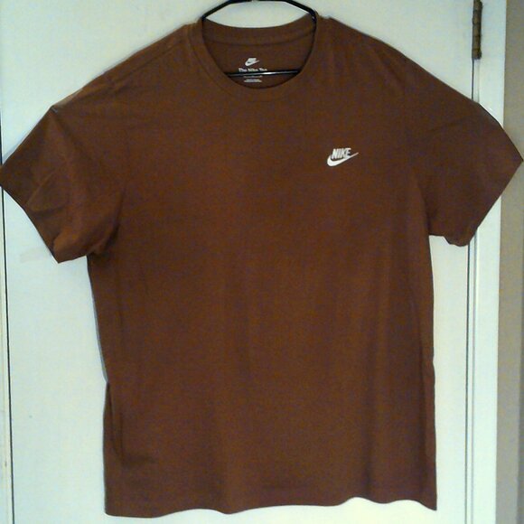 NIKE SPORTSWEAR "Club Embroidered Tee" MEN'S RUST T-SHIRT XL AR4997-281 - Picture 6 of 6